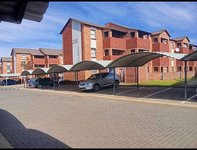 2 BEDROOM TOWNHOUSE FOR SALE IN KIBLER PARK